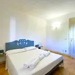 Sunny Escape In Apartment